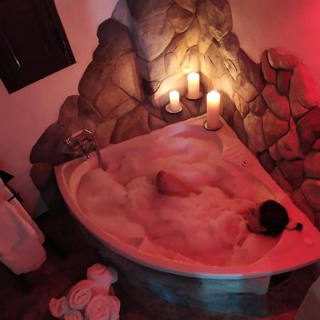 El Escondite De Martina, Casa Rural Romantica Setenil De Las Bodegas Exteriör bild