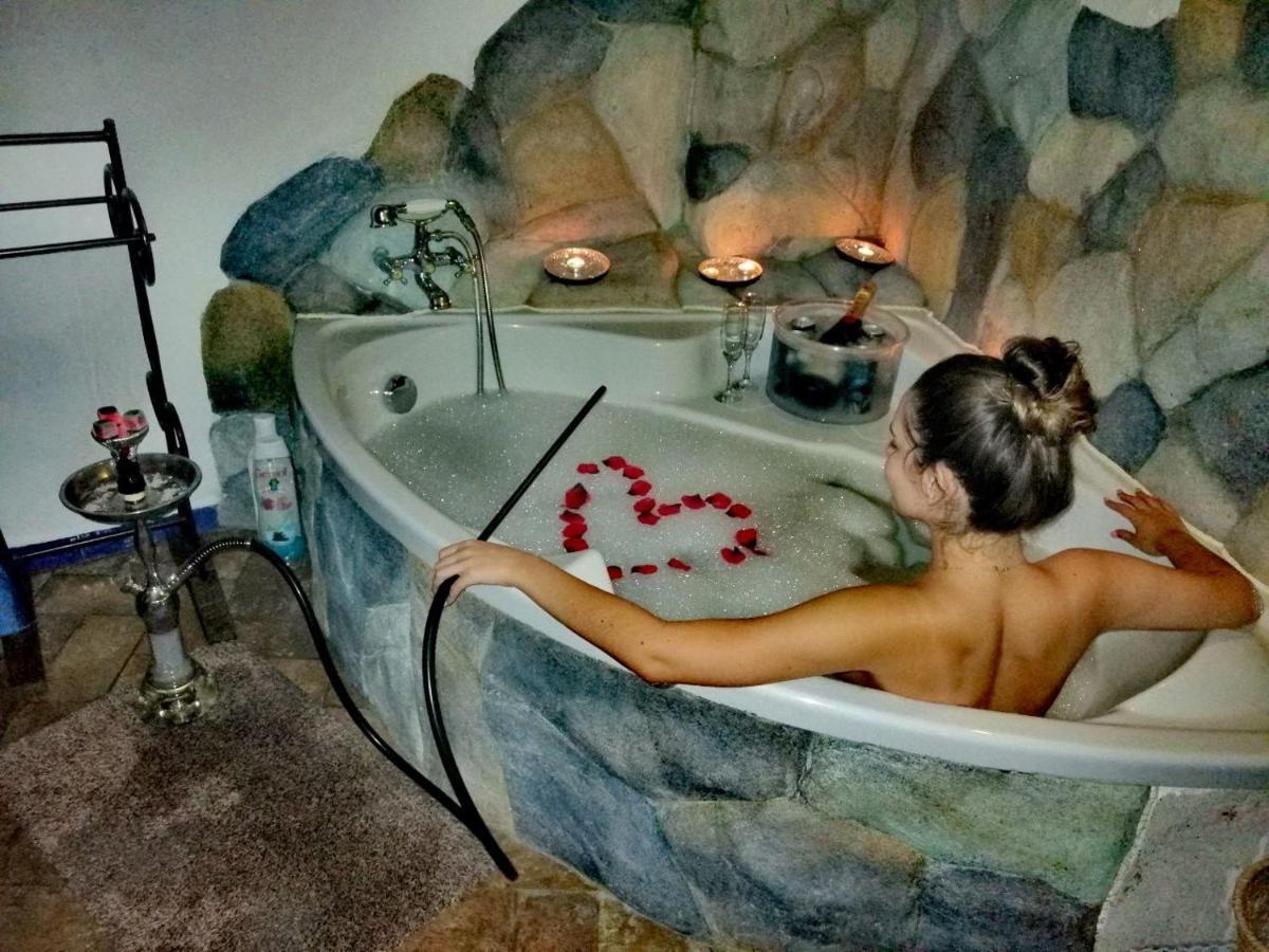 El Escondite De Martina, Casa Rural Romantica Setenil De Las Bodegas Exteriör bild