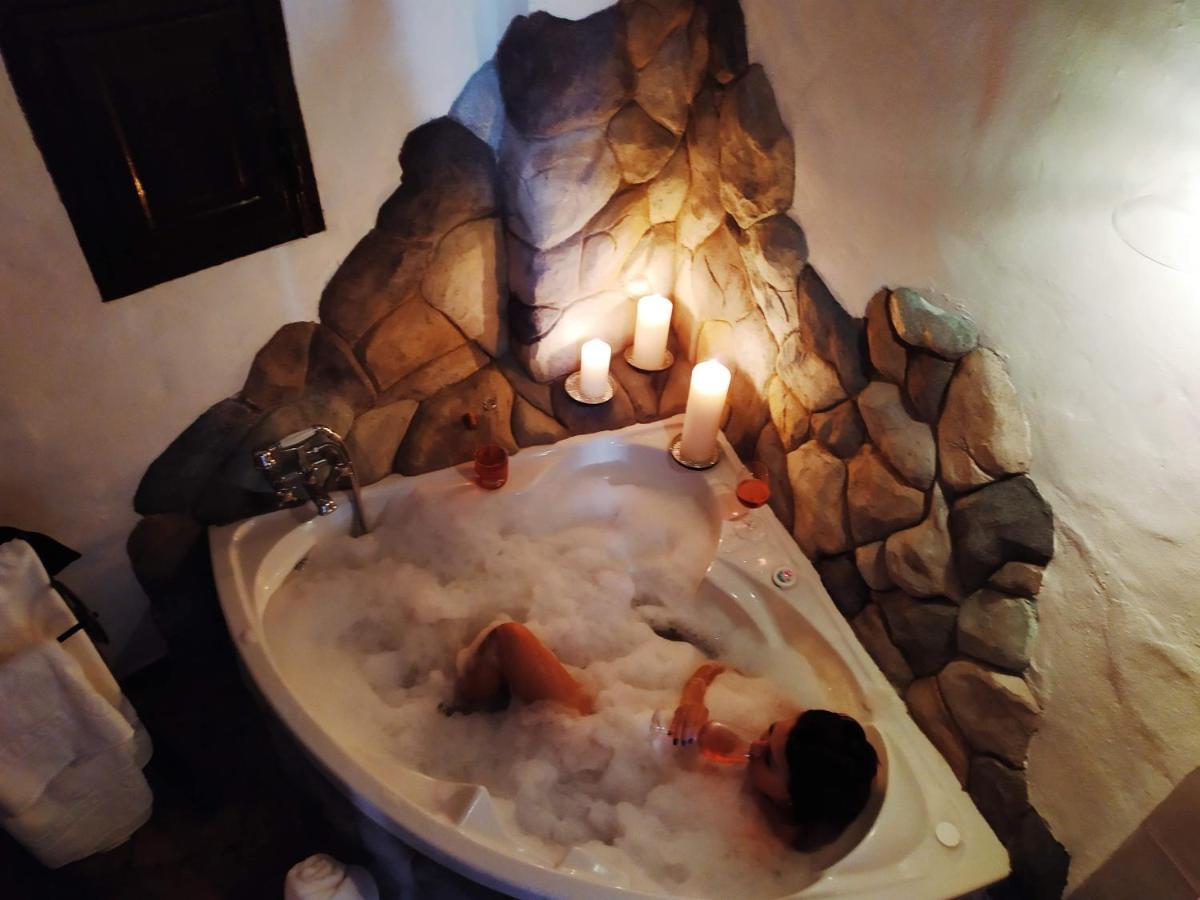 El Escondite De Martina, Casa Rural Romantica Setenil De Las Bodegas Exteriör bild